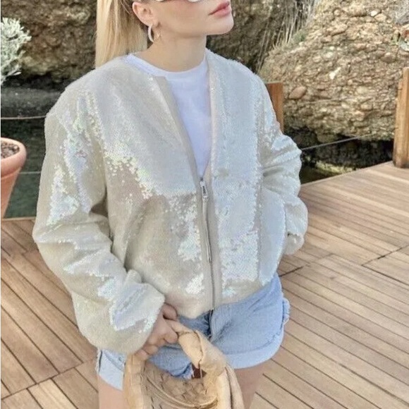 - CHAMPAGNE SEQUIN SILVER BOMBER JACKET WITH ZIPPER sz large - Picture 2 of 7